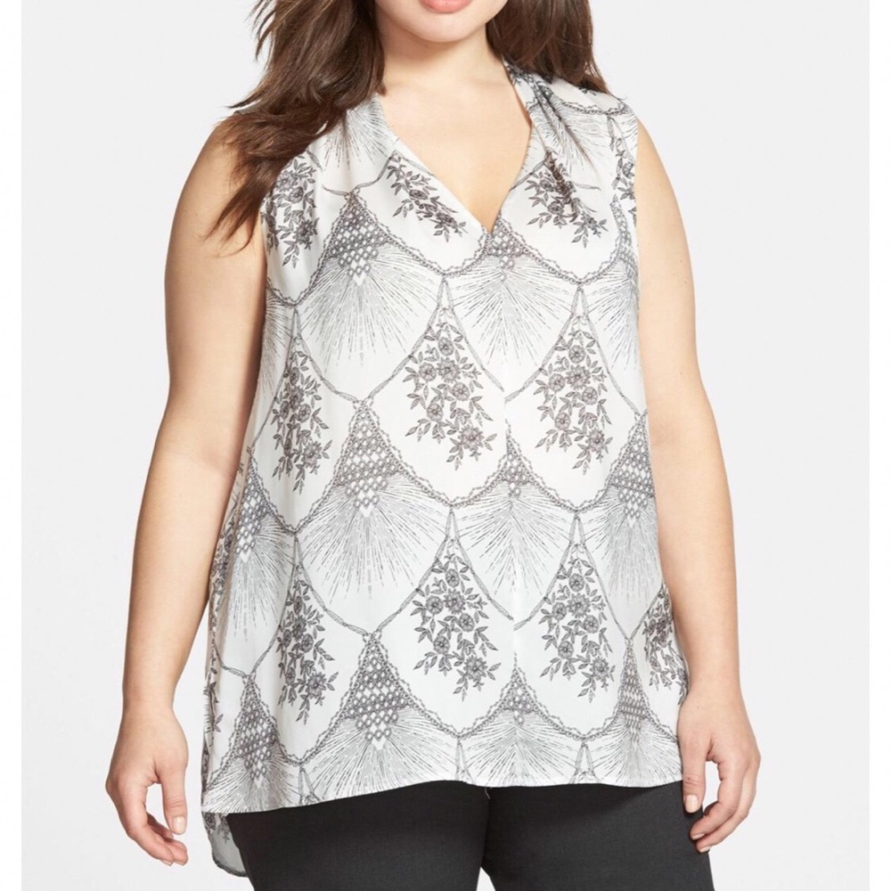 Sejour High/Low Sleeveless Blouse